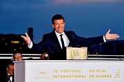 Temperamentní Španěl Antonio Banderas slaví šedesátiny. Kdyby si v mládí nezranil koleno, tajemného Zora bychom neznali Temperamentní Španěl Antonio Banderas slaví šedesátiny. Kdyby si v mládí nezranil koleno, tajemného Zora bychom neznali