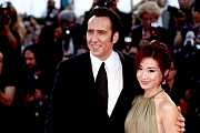 Podivnosti některých hvězd jen stěží pochopíte: Nicolas Cage si koupil hrobku ve tvaru pyramidy Podivnosti některých hvězd jen stěží pochopíte: Nicolas Cage si koupil hrobku ve tvaru pyramidy