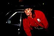 HBO čelilo žalobě za 100 milionů dolarů kvůli filmu o Michaelu Jacksonovi, který ho obviňuje ze zneužívání dětí HBO čelilo žalobě za 100 milionů dolarů kvůli filmu o Michaelu Jacksonovi, který ho obviňuje ze zneužívání dětí