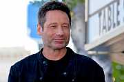 David Duchovny slaví 60 let, ale věk ani sledování mimozemských stop v seriálu Akta X mu sexappeal rozhodně neubírá David Duchovny slaví 60 let, ale věk ani sledování mimozemských stop v seriálu Akta X mu sexappeal rozhodně neubírá
