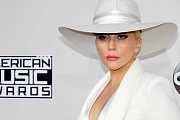 Lady Gaga překvapí v roli organizátorky vraždy svého bohatého manžela, dědice módního impéria Gucci Lady Gaga překvapí v roli organizátorky vraždy svého bohatého manžela, dědice módního impéria Gucci