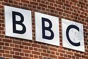 Seriálové lahůdky z tvorby televizní stanice BBC, které milují lidé nejen v Británii
