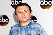 Mladý herec s komediálním talentem a vzácnou nemocí: Atticus Shaffer Mladý herec s komediálním talentem a vzácnou nemocí: Atticus Shaffer