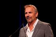 Vodní svět (1995): Až do natočení Titanicu nejdražší film všech dob. Kolik do něj investoval Kevin Costner? Vodní svět (1995): Až do natočení Titanicu nejdražší film všech dob. Kolik do něj investoval Kevin Costner?