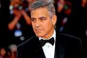 Šarmantní George Clooney a jeho slabost pro herečky a modelky, tyto krásky jsme mohli vídat po jeho boku, než se oženil
