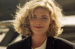 Co se stalo s instruktorkou z Top Gunu: 2 manželství hodila Kelly McGillis za hlavu a začala randit se ženami