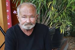 V Ulici patří k největším oblíbencům. Legenda ze známého hereckého rodu procestovala svět