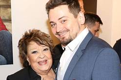 Prababička Jiřina Bohdalová se raduje z narození Toníčka