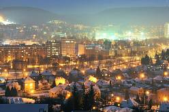 Rozpočet 88 milionů a 12 temných případů: ČT dotočila krimiseriál století s Jitkou Scheiderovou v hlavní roli. Začne 5. ledna