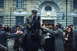 Gangy z Birminghamu se střetnou s 2. světovou válkou. Film naváže na slavný seriál