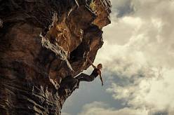 Netflix chystá pecku desetiletí: Charlize Theron bude bojovat o přežití v australské divočině