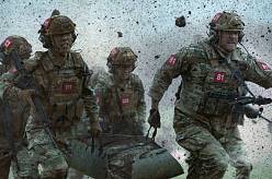 Elitní vojáci vs. umělá inteligence. Netflix přináší akční podívanou o střetu lidí a stroje