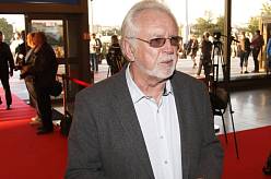 Jaromír Hanzlík vlastní nemovitosti za mnoho desítek miliónů korun. Nastěhoval se do nejklidnější a nejkrásnější z nich