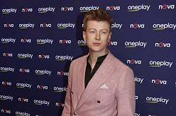 Jak bydlí Adam Mišík? Domov na Letné, kde se historie z roku 1910 potkává s moderním industriálem