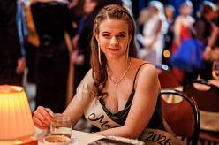 Uniklo z natáčení Ulice: Na maturitním plese se stane strašný průšvih, který nečekají ani nejotrlejší fanoušci