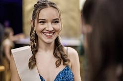 Dnes v Ulici: Žofka má okno a Adriana zkouší zjistit, kdo ji šmíruje