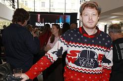 Dva čeští herci se zrzavými vlasy. Jiří Roskot a Anna Kameníková