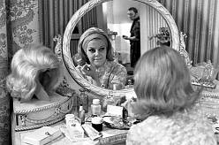 Kdo si nechá ujít tuhle českou klasiku, dělá chybu. Zítra vysílá ČT 1 fenomenální herecký koncert bez slabého místa