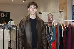 Mladý herec Sebastian Pöthe se na DAMU nechystá. Láká ho ekonomka