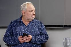 Herec z Ulice vdává dceru. Musí ale zhubnout, aby se vešel do obleku