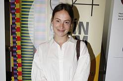 Víc než jen vnučka Limonádového Joea. Anna Fialová dobývá Dejvické divadlo i obrazovky