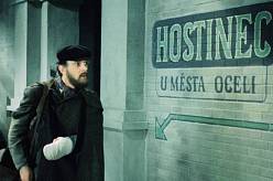 Zítra večer se neodtrhnete od obrazovek. Poběží jeden z největších klenotů československé kinematografie