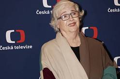 Božidara Turzonovová není jen manipulativní babička ze seriálu Pád domu Kollerů