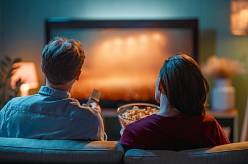 Nejchladnější den týdne je tady: Přehled filmových pecek, které vám dnes pomohou přežít květnový mráz