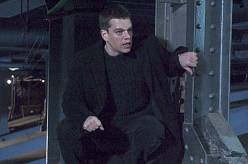 Ztratili jste paměť, přesto vás vystopovali. Tenhle filmový tip vám zbourá pondělní večer