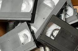 Pamatujete si na éru rychlodabingu? Najdete ho ve Slunce, seno nebo dodnes na Netflixu