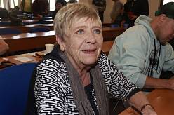 Oblíbená herečka je v nemocnici. Syn říká: „Držte nám palce.“