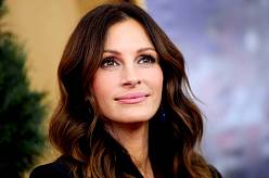 15 nejlepších hvězdných hostů v Přátelích. Pamatujete ještě, jakou roli si střihl Brad Pitt nebo Julia Roberts?