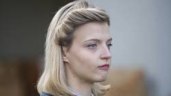 Zlatá labuť: Irena každým okamžikem ztrácí půdu pod nohama. Kvůli svým ambicím klidně nechá Alenu na gestapu Zlatá labuť: Irena každým okamžikem ztrácí půdu pod nohama. Kvůli svým ambicím klidně nechá Alenu na gestapu