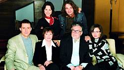 Rodinná pouta: První vlaštovka z rodiny nekonečných seriálů vznikla před 20 lety