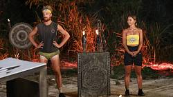 Survivor Česko & Slovensko: Márty mačkal hada, jak mohl a Mikýřova vendeta se komplikuje skrytými imunitami Survivor Česko & Slovensko: Márty mačkal hada, jak mohl a Mikýřova vendeta se komplikuje skrytými imunitami
