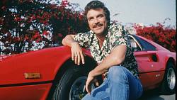 Po jeho kníru ženy šílely. Na nostalgický výlet nás vezme Tom Selleck jako veterán vietnamské války Thomas Magnum Po jeho kníru ženy šílely. Na nostalgický výlet nás vezme Tom Selleck jako veterán vietnamské války Thomas Magnum