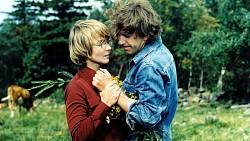 Kvíz: Československý film „Léto s kovbojem“ z roku 1976 stále patří mezi jedny z nejoblíbenějších romantických komedií své doby Kvíz: Československý film „Léto s kovbojem“ z roku 1976 stále patří mezi jedny z nejoblíbenějších romantických komedií své doby