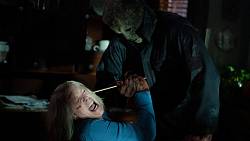 Halloween končí: Poslední „vyvražďovačka“ z hororové série s Michaelem Myersem Halloween končí: Poslední „vyvražďovačka“ z hororové série s Michaelem Myersem