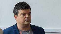 Herec Filip Rajmont se kvůli rolím nebojí proměnit. Někteří diváci Ulice ho vážně považují za Otu Herec Filip Rajmont se kvůli rolím nebojí proměnit. Někteří diváci Ulice ho vážně považují za Otu