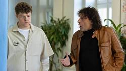 Zítra v Ulici: V pátek se do školy dostaví Kolda starší. Přiletí facka