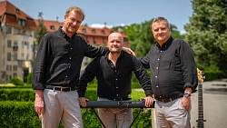 Nová česko-slovenská komedie století je tady: 22. ledna vtrhne do kin pecka, u které budou umírat smíchy především muži