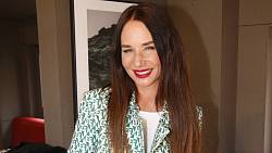 Herečka Sandra Nováková je zamilovaná až po uši do filmového režiséra. Seznámil je Ondřej Brzobohatý