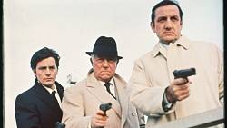 Dnes se v tisících českých domácností strhne rvačka o ovladač. Ve 20:00 proti sobě ČT2 a Prima Cool nasazují 2 superfilmy