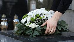 Zubatá měla v roce 2025 žně. Podívejte se, které známé osobnosti nám budou chybět