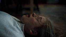 Je možné se sám ubodat k smrti před svědky? Šokující dokument otevírá největší ránu české kriminalistiky ve 20:15 na Prima Cool