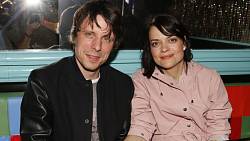 Vnuk Waldemara Matušky opustil rodinu. Zamiloval se do krásné herečky z Ordinace