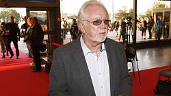 Jaromír Hanzlík vlastní nemovitosti za mnoho desítek miliónů korun. Nastěhoval se do nejklidnější a nejkrásnější z nich