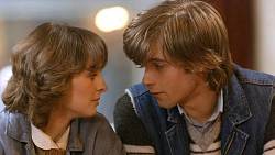 Zítra odpoledne nikdo nad 50 neopustí obývák. Na Primě poběží dvě retro kultovní české pecky těsně po sobě