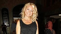 Píšťalka z Básníků slaví 55. narozeniny. Podívejte, jak nádherně Eva Vejmělková vypadá