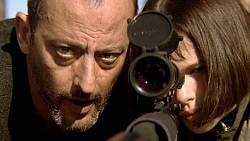 Zítra večer se uvelebí Česko u televize a neodtrhne se až do půlnoci. Běží dva fantastické filmy hned po sobě